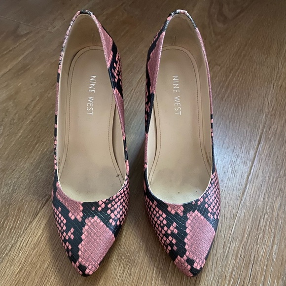 Nine West pink snakeskin heels - Picture 1 of 3
